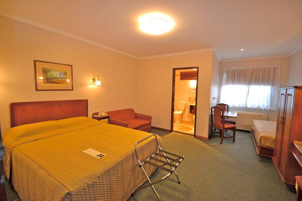 Adelaide Inn Экстерьер фото
